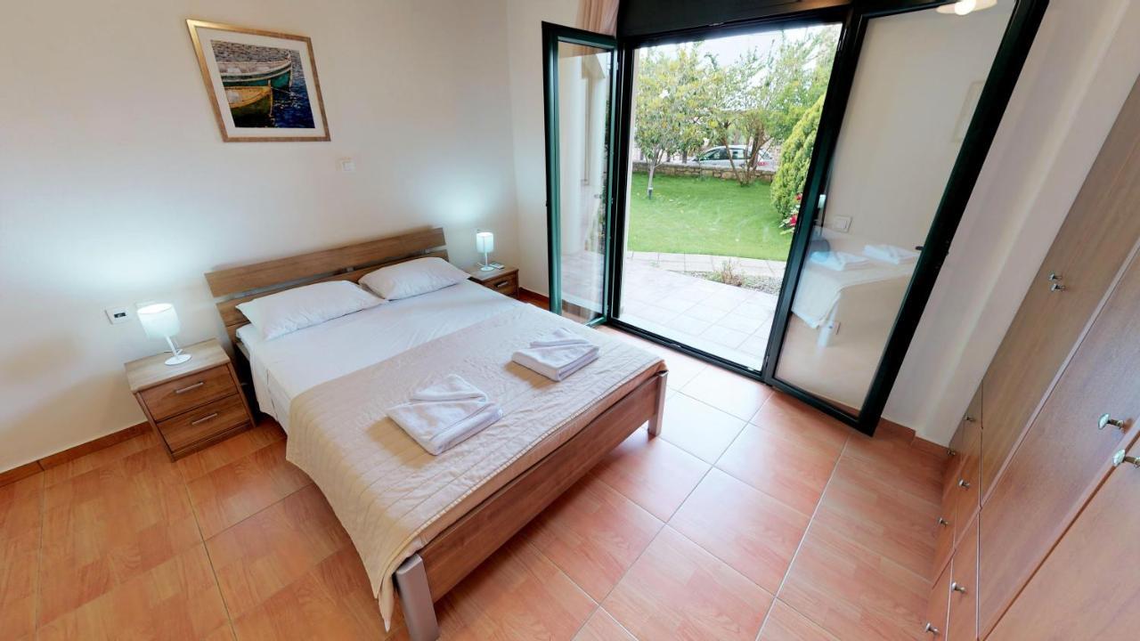 Asprouliánoi Villa Athina מראה חיצוני תמונה